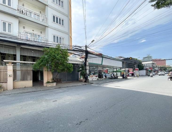 Chamkarmon108平方米使用面积CommercialShophouse出租