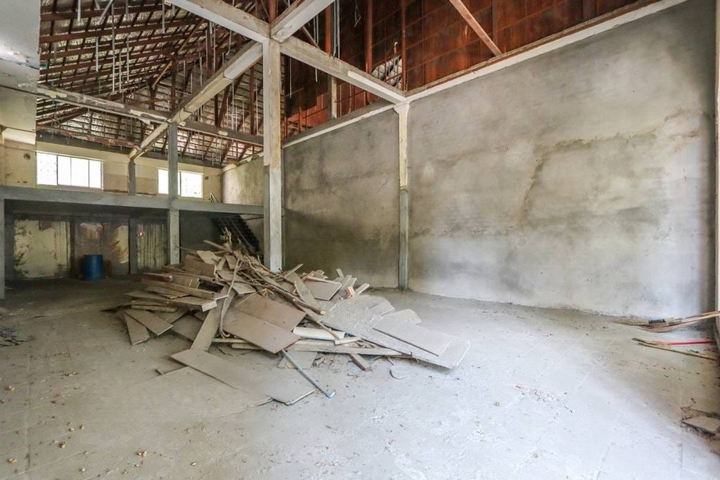 Budynek Na wynajem o powierzchni działki 700 m² za $10,000