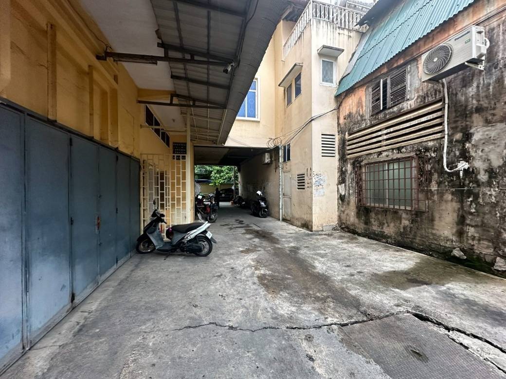80 sqm Living Size Shophouse K pronájmu in Daun Penh