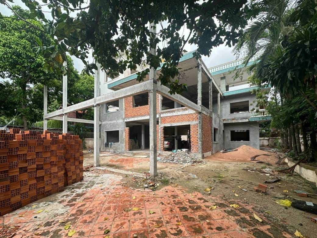 600 sqm Land Size Vila K pronájmu