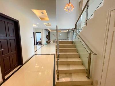 Penthouse Meublé For Sale & Rent