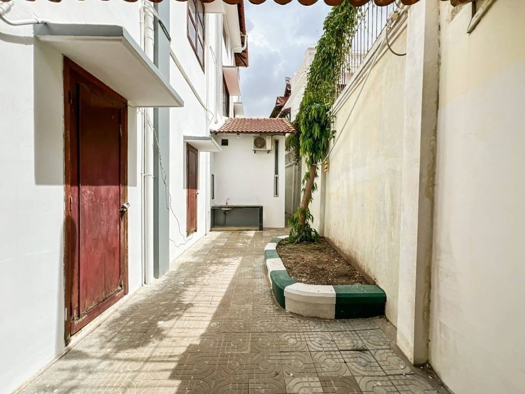 Vila K pronájmu in Chamkarmon $5,000