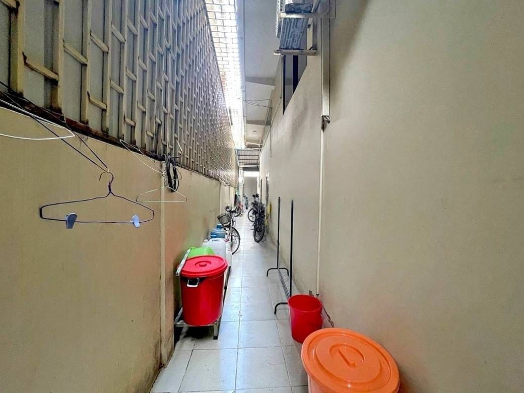 291.6 sqm Living Size Shophouse Na prodej in Boeng Keng Kang