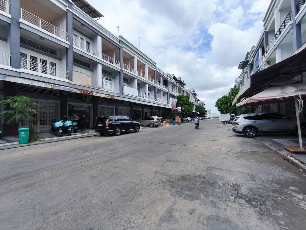 ផ្ទះលក់ដូរ តម្លៃ $200,000