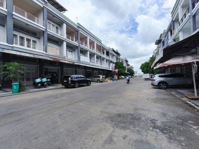 ផ្ទះលក់ដូរ តម្លៃ $200,000