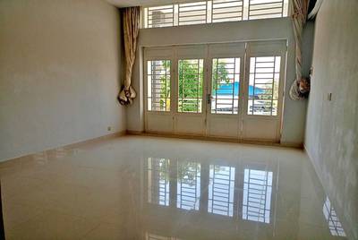 ផ្ទះលក់ដូរ សំរាប់លក់ នៅSen Sok តម្លៃ $155,000