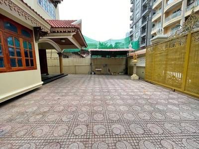 $2,000 Vila