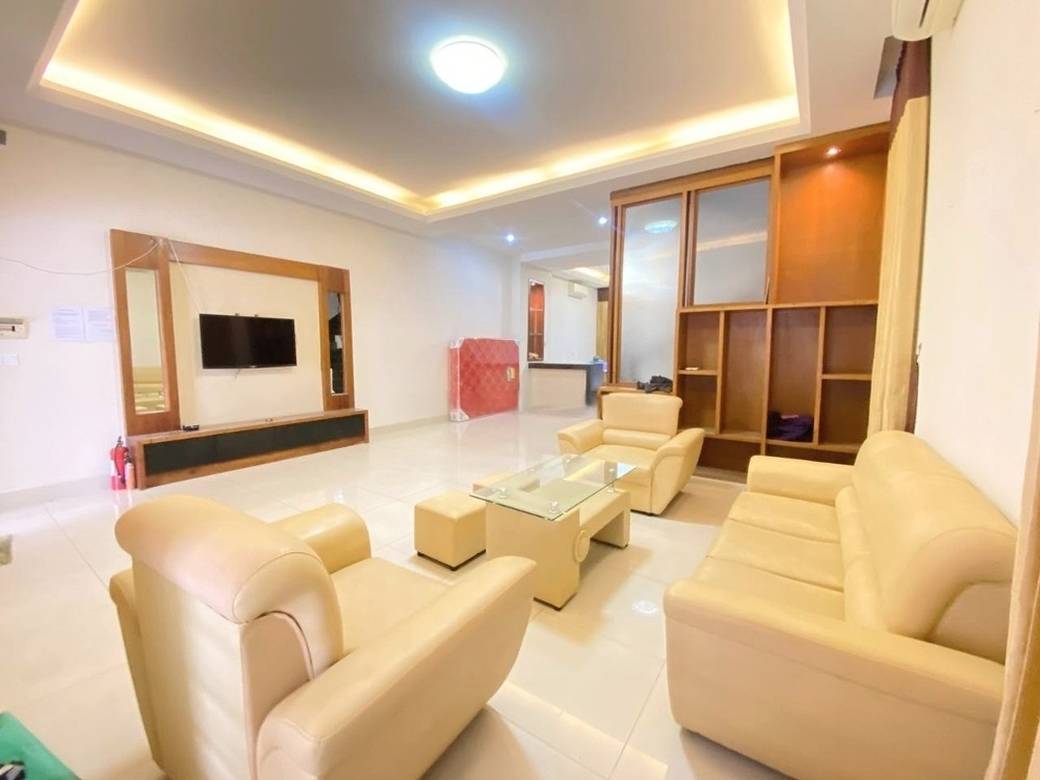 216 sqm Living Size Villa For Rent in Sen Sok