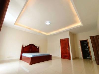 4 Bedrooms Villa For Rent