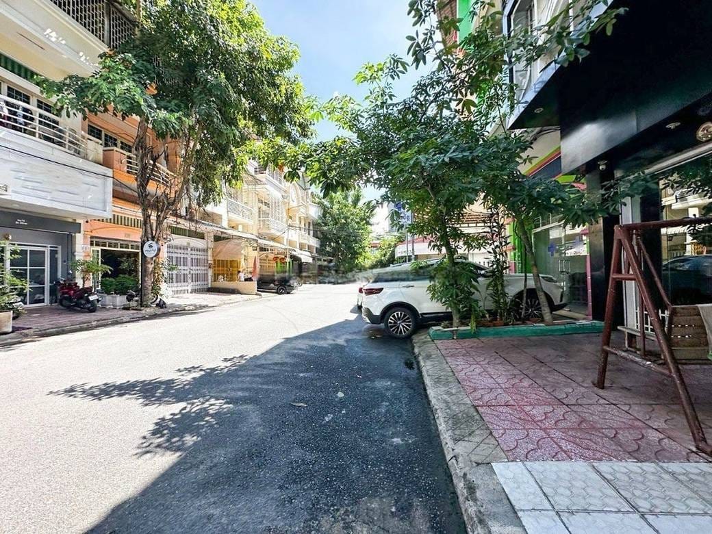 80平方米土地面积的店屋出租