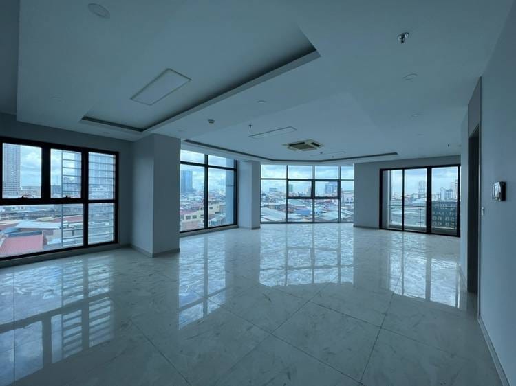 Urgent Sale ! SoHo for sale At Olympia 