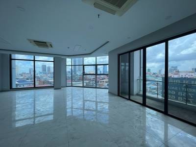 Olympia City | 92 sqm Land Size Kanceláře Na prodej