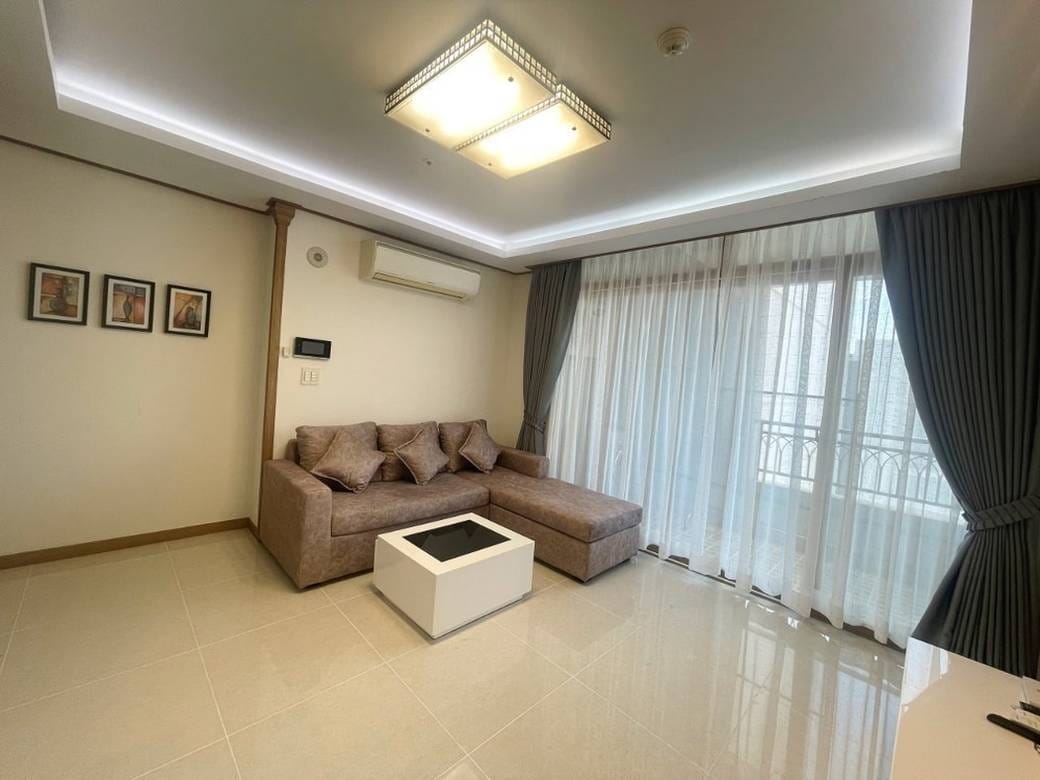 De Castle Royal Condominium | Condo For Rent in BKK 1, Boeng Keng Kang, Phnom Penh