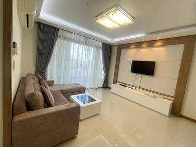 De Castle Royal Condominium | Furnished Condo For Rent