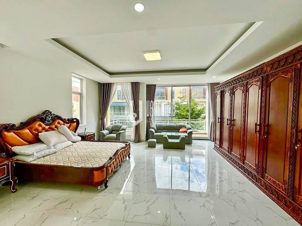 Chroy Changvar双子别墅出租，价格$700