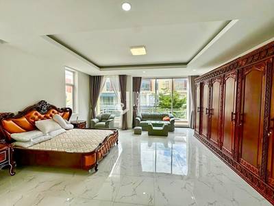 Chroy Changvar双子别墅出租，价格$700