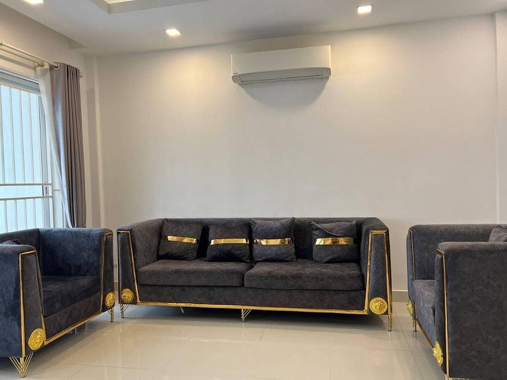 $1,200 Villa
