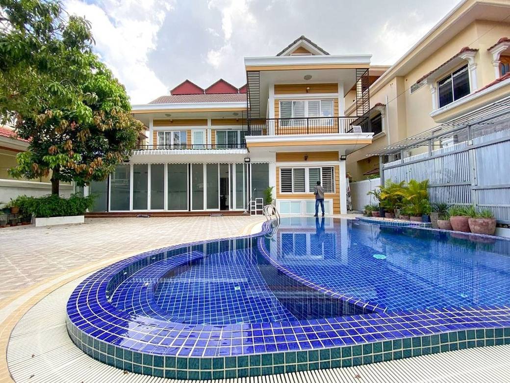 វីឡា សំរាប់ជួល ទំហំដី 300 ម៉ែត្រការ៉េ