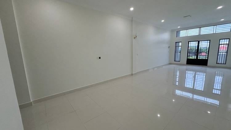 ตึกแถว สำหรับเช่า ใน Preaek Lieb, Chroy Changvar, Phnom Penh
