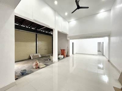 Chamkarmon CommercialShophouse For Rent in Chamkarmon