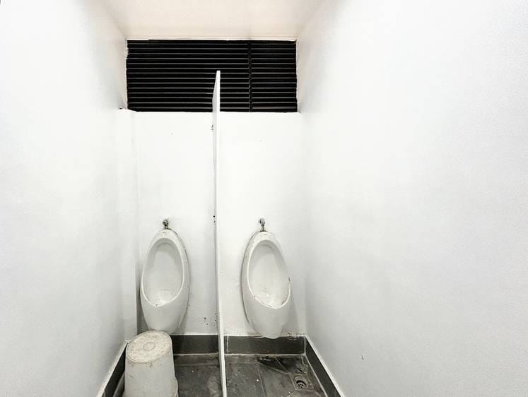 216 sqm Living Size CommercialShophouse For Rent in Chamkarmon
