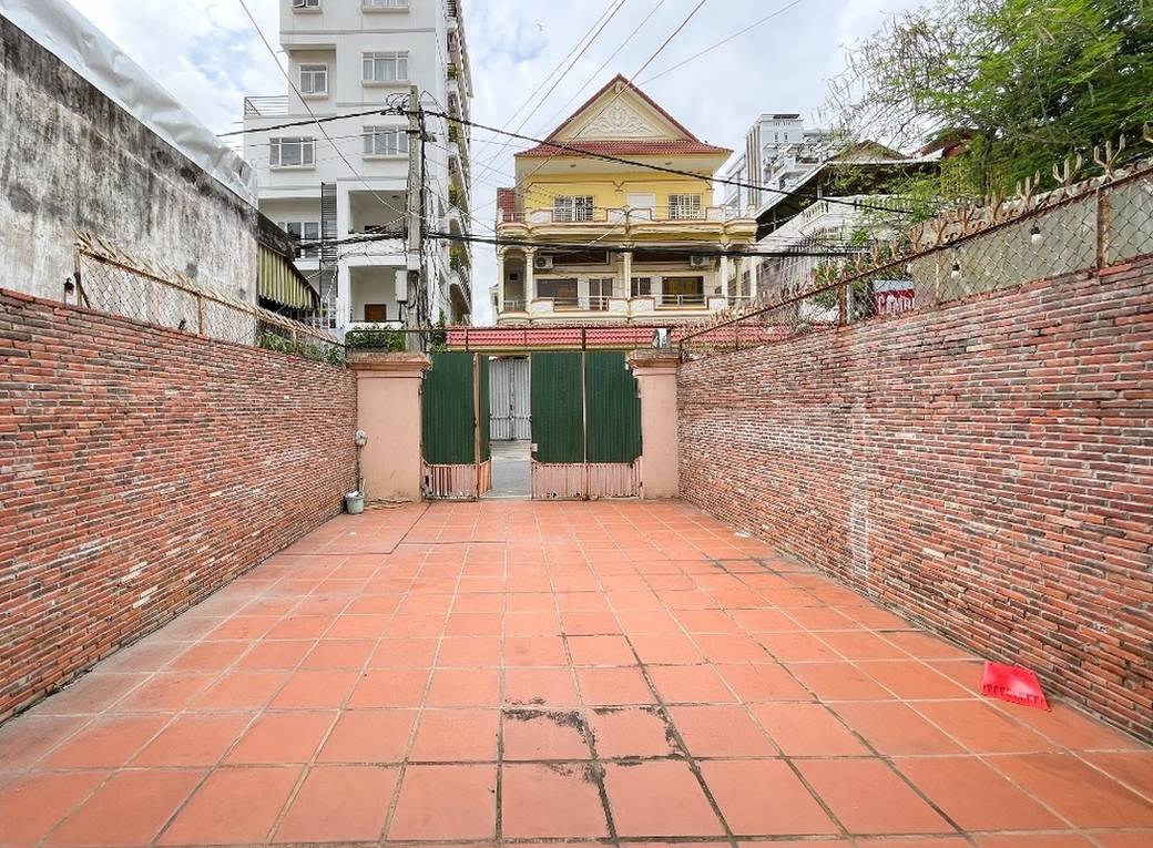 $600 House