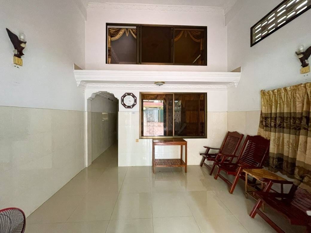 Chamkarmon House and lot For Rent in Chamkarmon