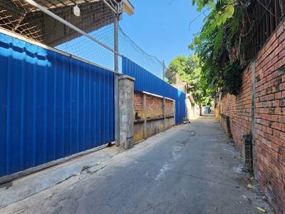 525 sqm Land Size Sklad K pronájmu