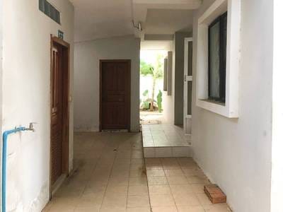 $1,800 Vila