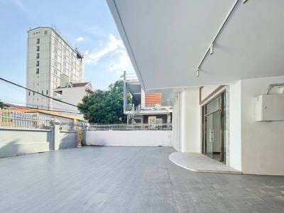 375 sqm Land Size Villa For Rent