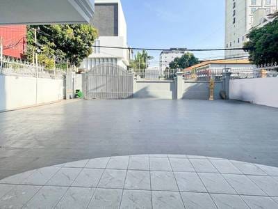 773 sqm Living Size Villa For Rent in Chamkarmon