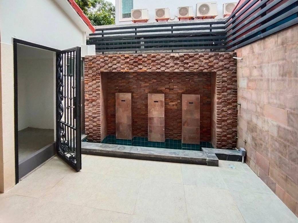 252 sqm Living Size Vila K pronájmu in Chamkarmon