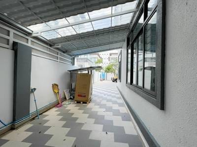 $5,000 Villa