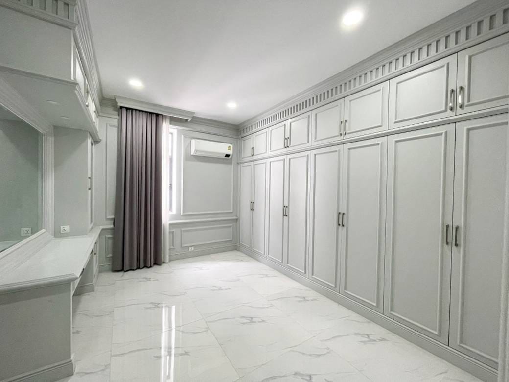 Villa For Rent in Chbar Ampov $5,000