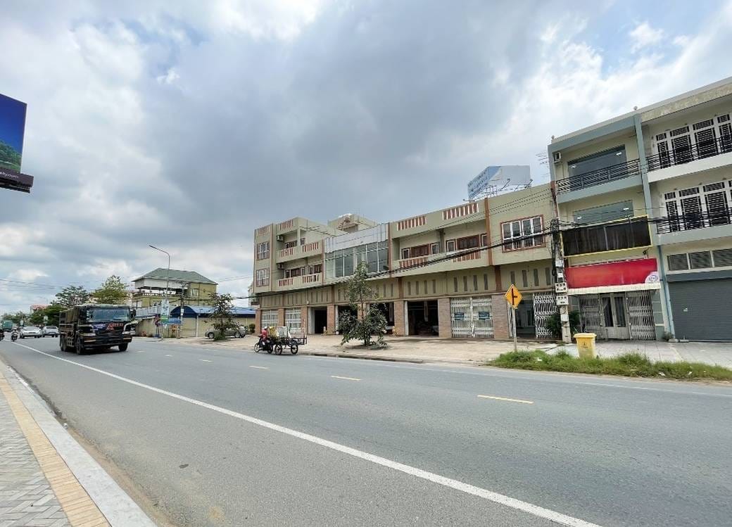 268.8 sqm Land Size Shophouse K pronájmu