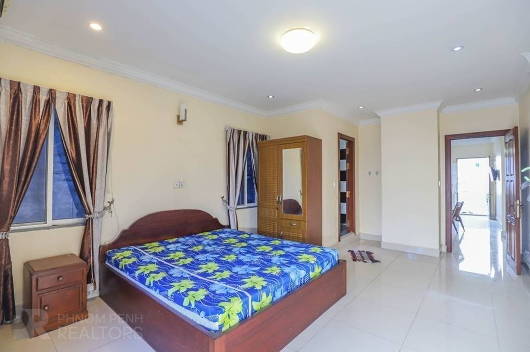 Flat House For Rent in Boeung Trabek, Chamkarmon, Phnom Penh