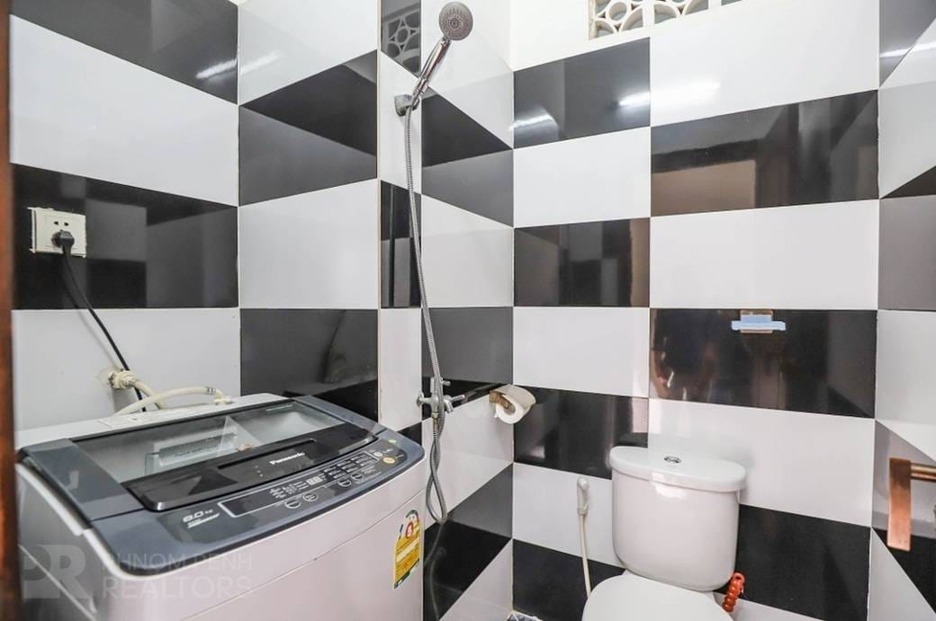Flat House For Rent in Chamkarmon $270