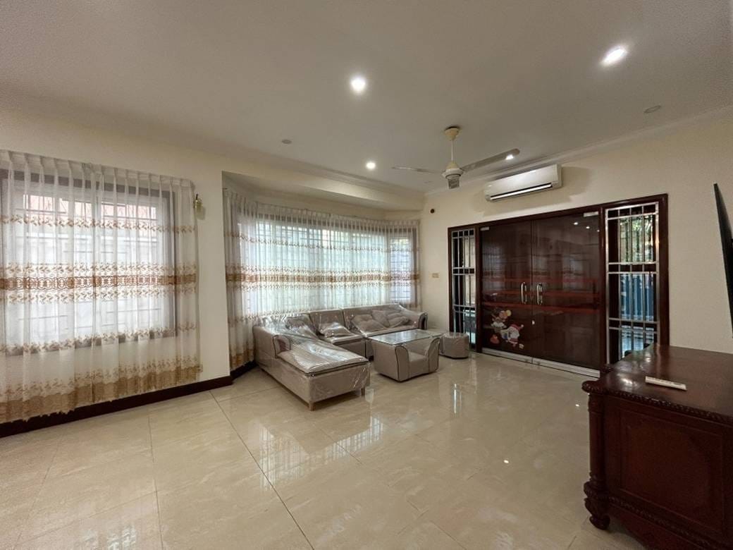 Vila K pronájmu in Chamkarmon $2,300