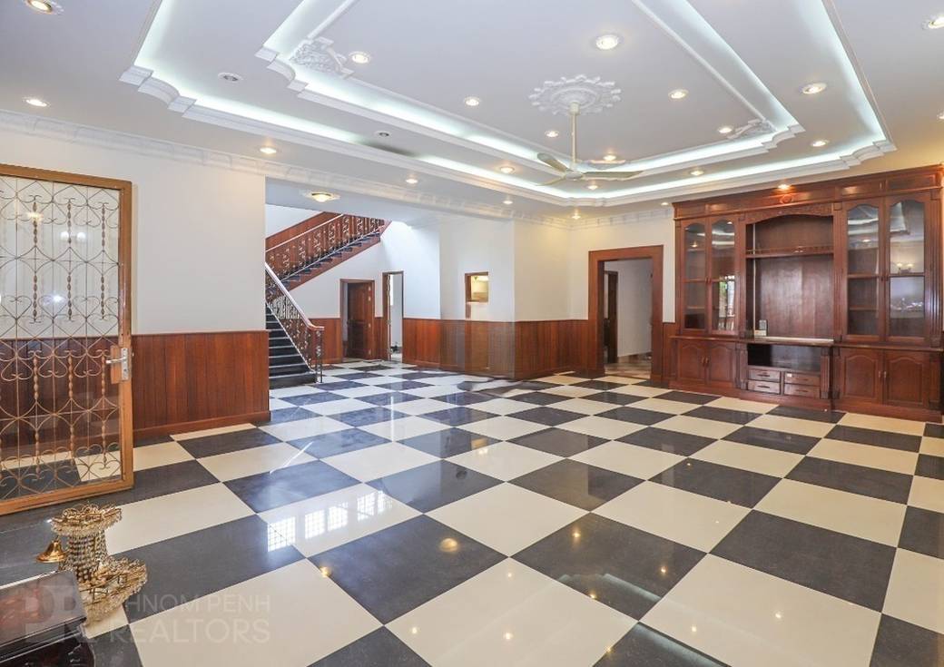 700 sqm Land Size Vila K pronájmu
