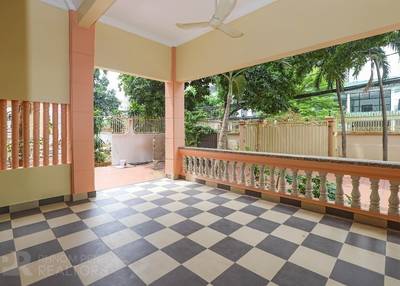 $4,000 Vila
