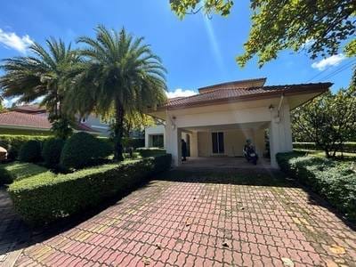 240 sqm Living Size Vila K pronájmu in Sen Sok