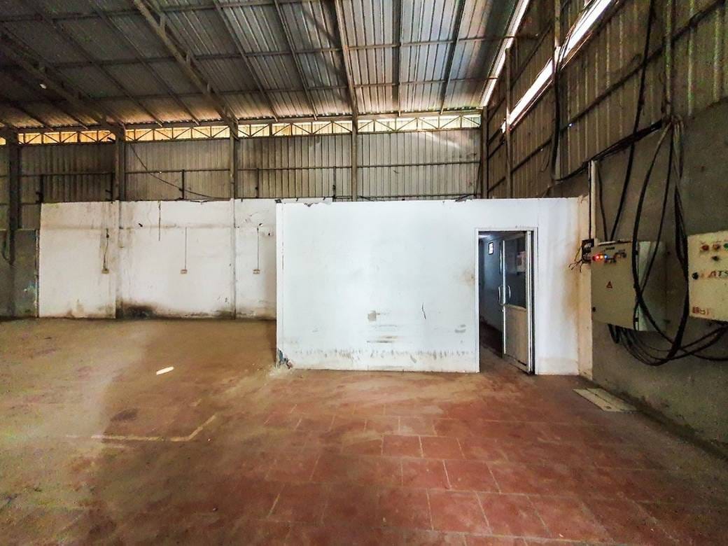 577.5 sqm Land Size Warehouse For Rent for $1,700