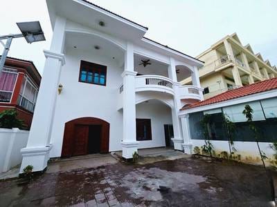 $2,500 Villa