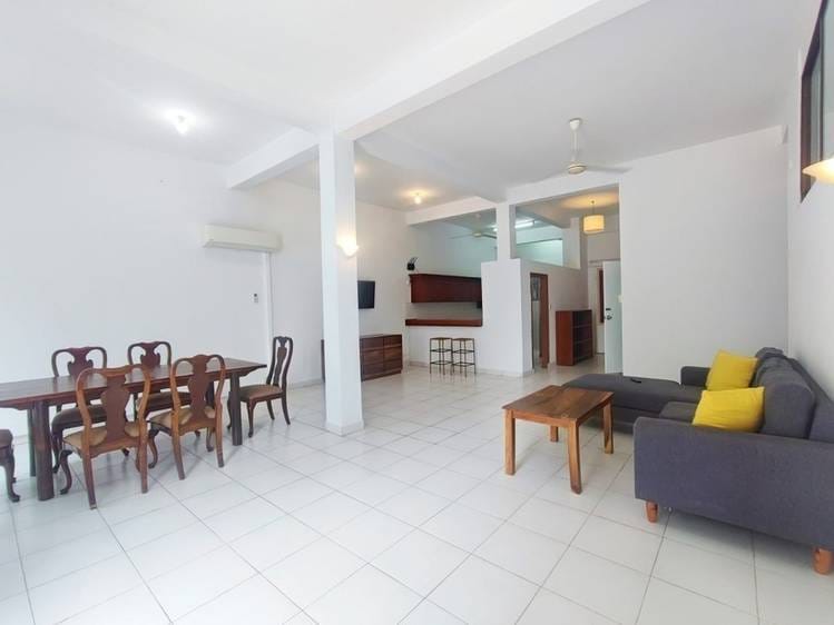 Flat For Rent in Phsar Chas, Daun Penh, Phnom Penh