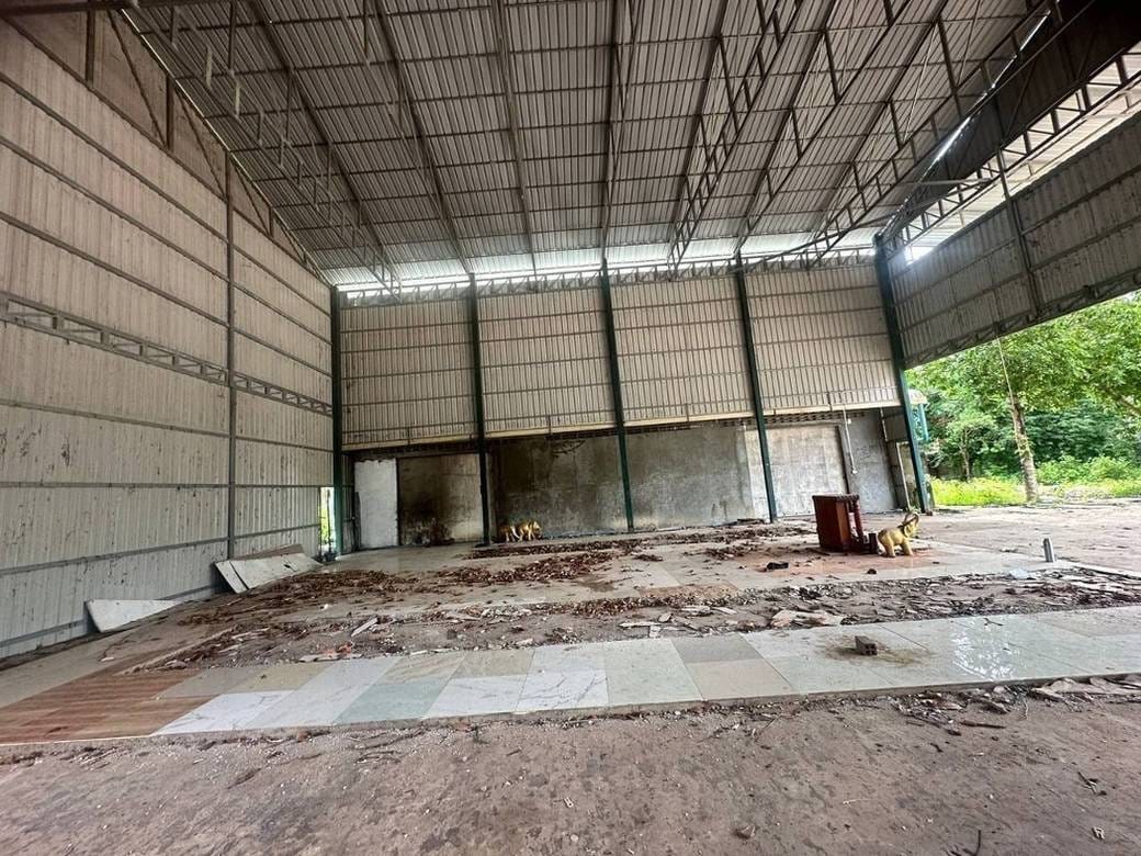 5,656 sqm Land Size Sklad Na prodej