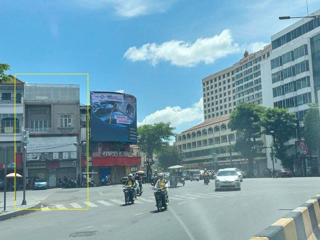 Shophouse For Rent Along Main Road