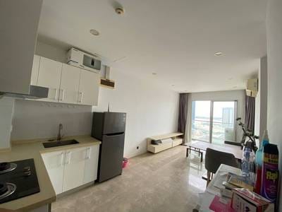 $900 Condo