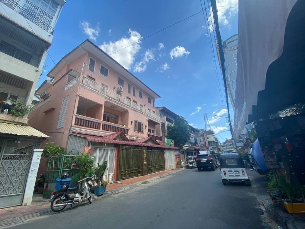 267.3 sqm Land Size House and lot Na prodej