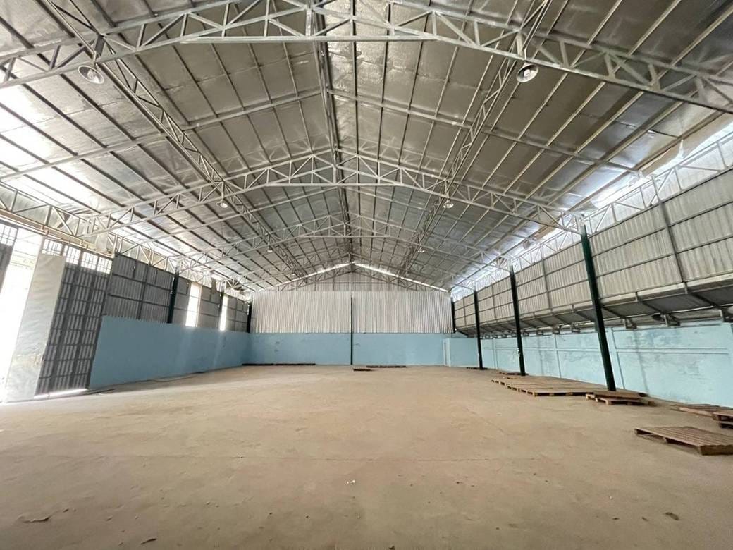560 sqm Land Size Sklad K pronájmu
