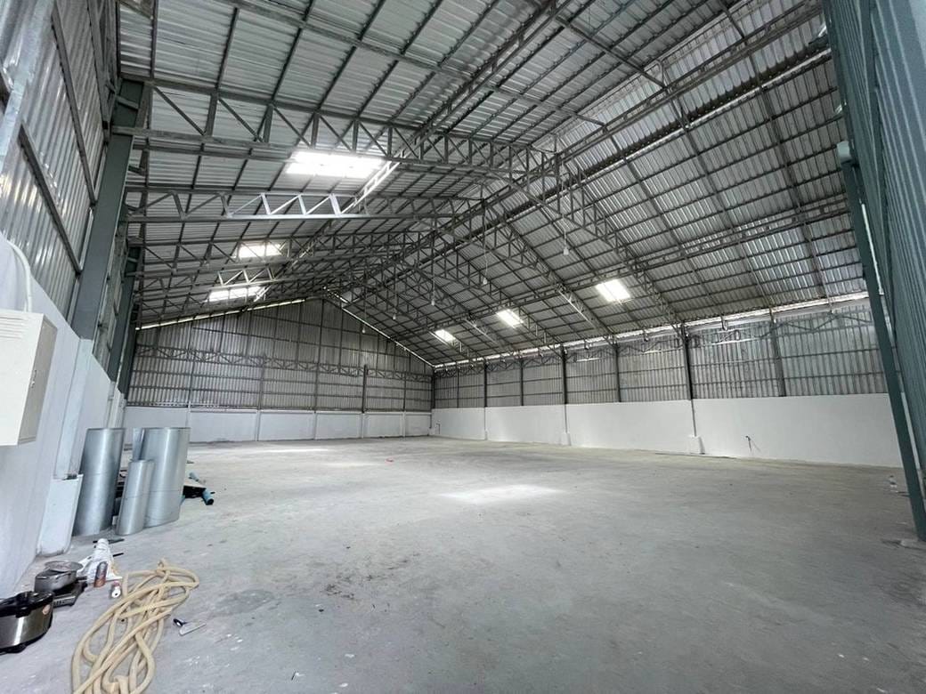 600 sqm Land Size Sklad K pronájmu